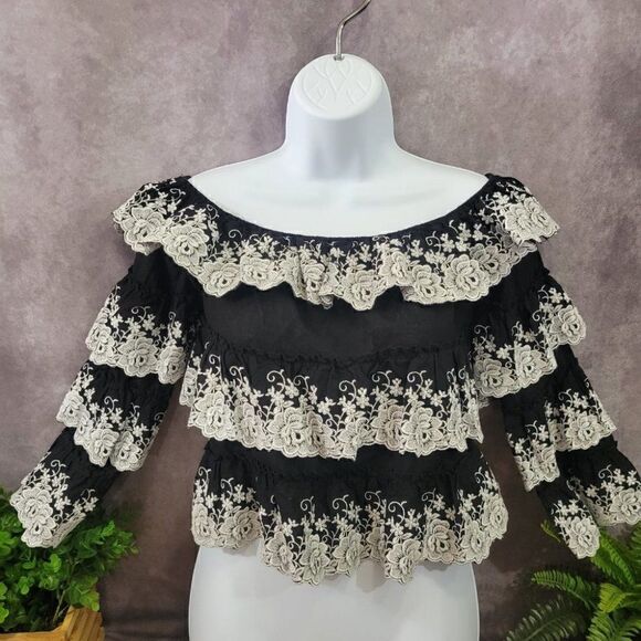 Gianni Bini Women's Layered Lace Embroidered Top Size Small - Picture 1 of 11